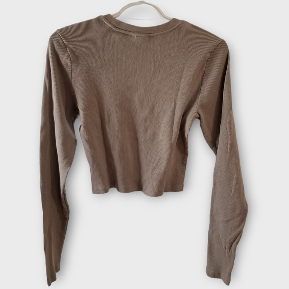Aritzia TNA Ribbed Crop Top with Long Sleeves, Grey, Large - Picture 2 of 6